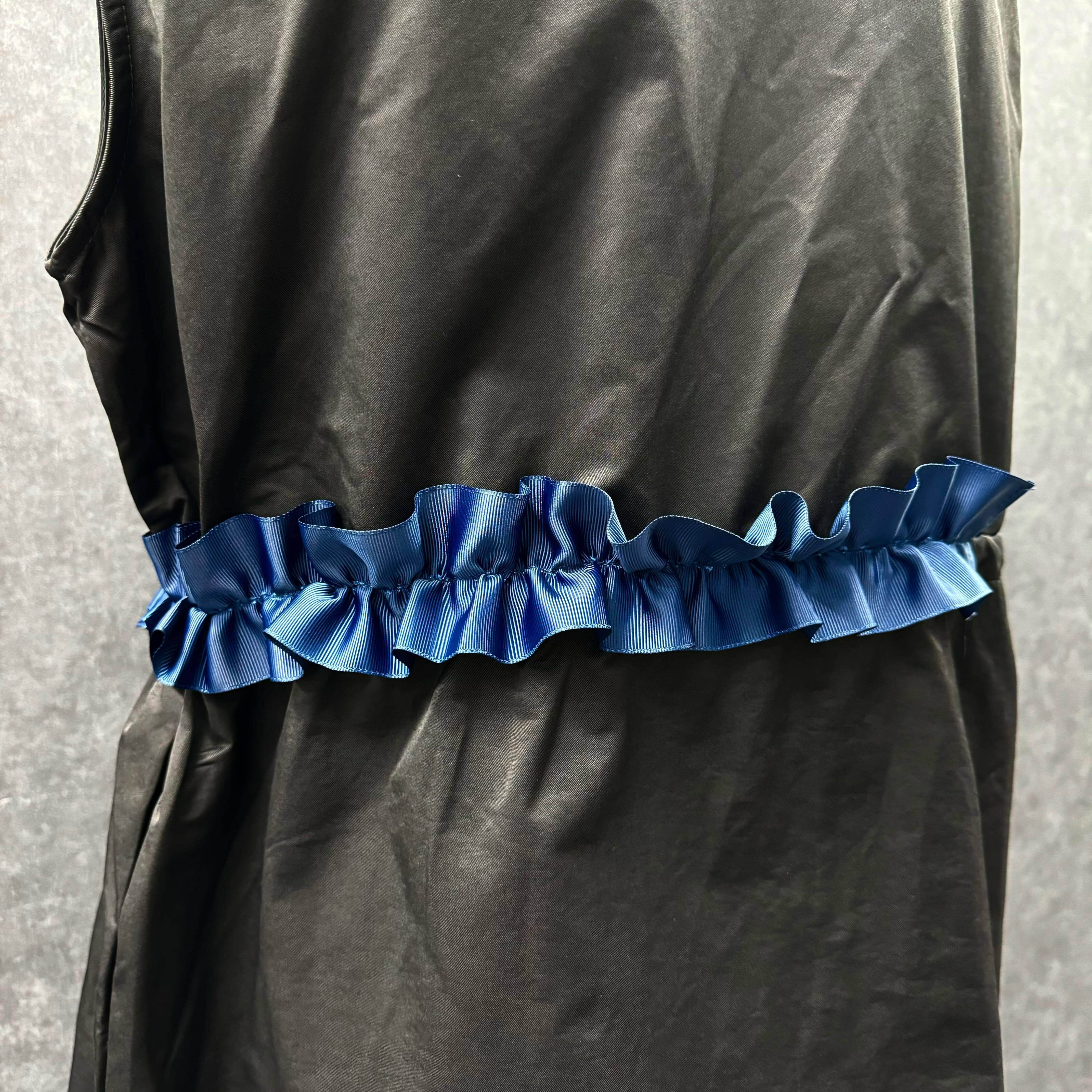 ハーフラインフリルベスト　ブラック※10/21迄に順次発送予定