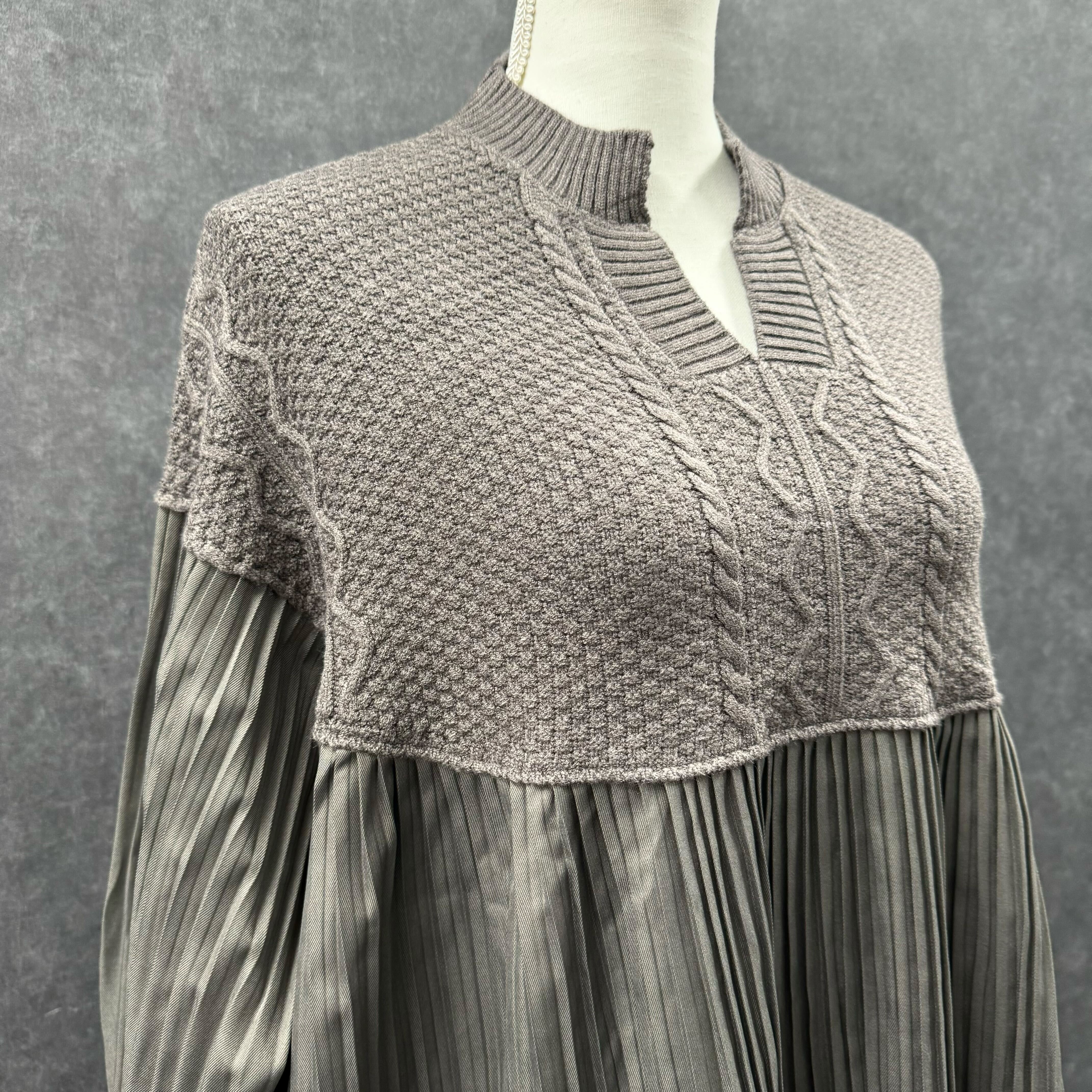 キーネック切替ニット　グレー※10/21迄に順次発送予定