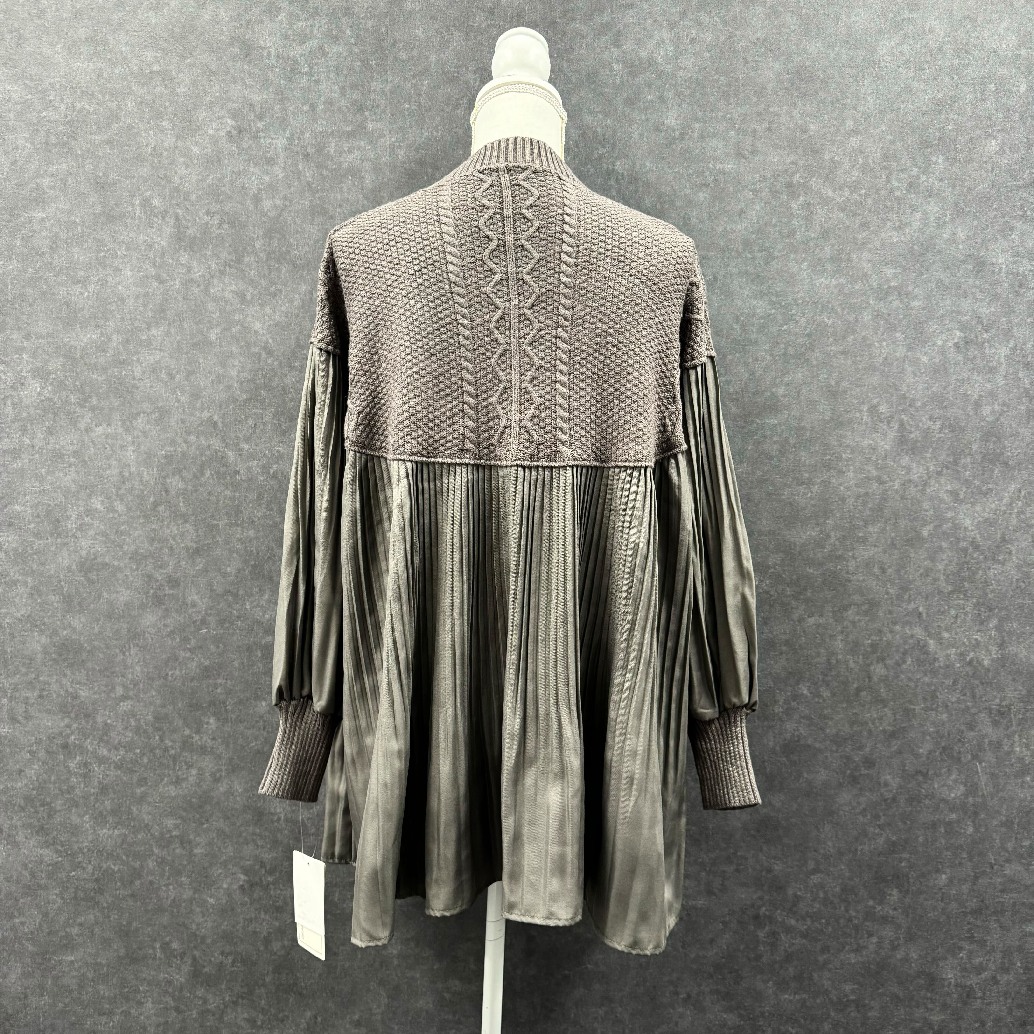 キーネック切替ニット　グレー※10/21迄に順次発送予定