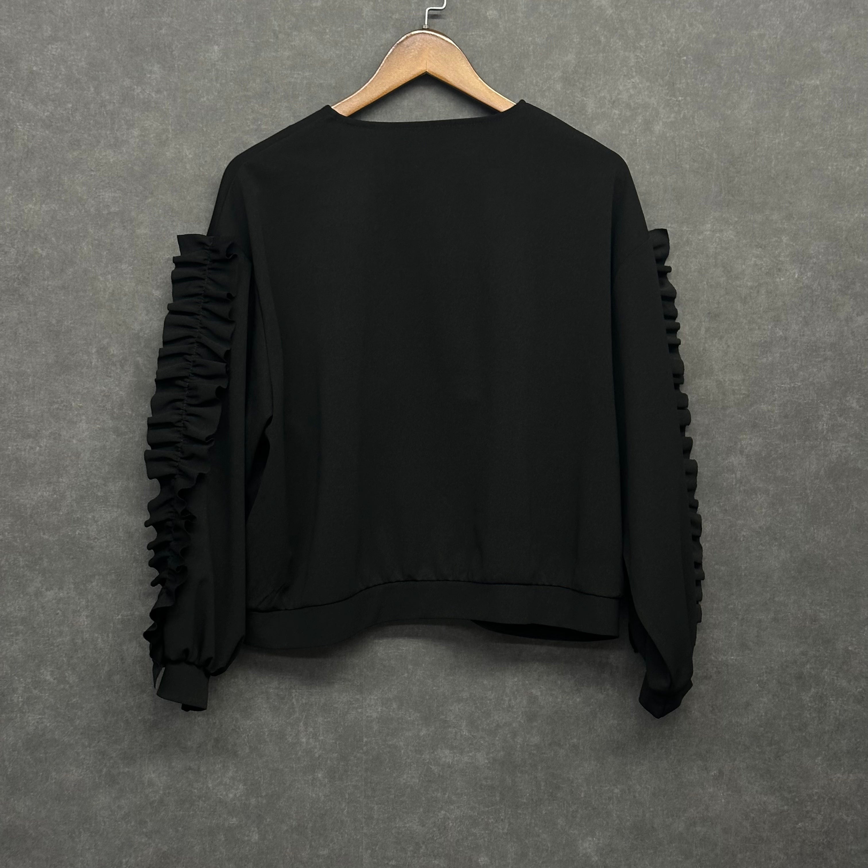 袖フリル　ブルゾン　ブラック　※11/5迄に順次発送予定