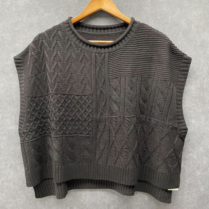 ミニマルベストニット ブラック※4/1迄に順次発送予定