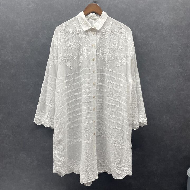 刺繍花柄ロングシャツ② ホワイト※9/9～15迄に順次発送予定